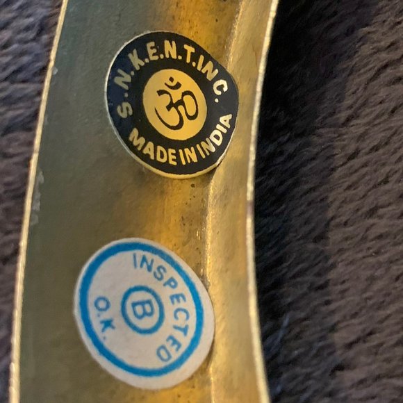 BRASS CANDLE RIM,  TOPPER FOR LARGE THREE WICK CANDLES, 6 1/8" DIAMETER - Picture 4 of 4